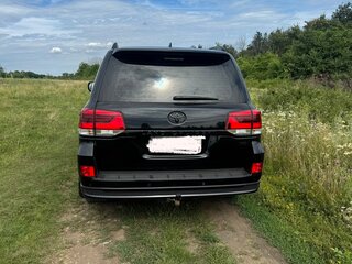 2019 Toyota Land Cruiser 200 Series Рестайлинг 2, чёрный, 7900000 рублей, вид 4