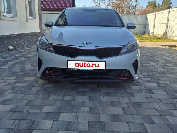 2021 Kia Rio IV Рестайлинг, серый, 1650000 рублей