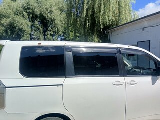 2008 Toyota Noah II (R70), белый, 850000 рублей, вид 5