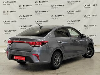 2019 Kia Rio IV, серебристый, 1585000 рублей, вид 4