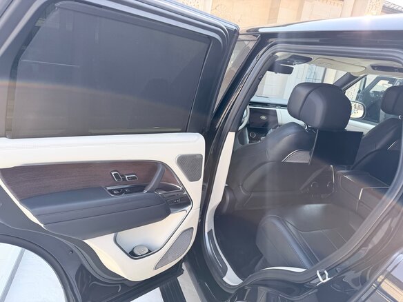 2022 Land Rover Range Rover P400 MHEV V, чёрный, 15500000 рублей - вид 17