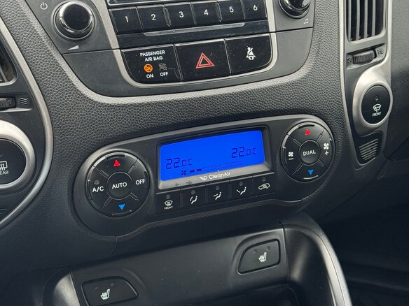 2011 Hyundai ix35 I, белый - вид 14