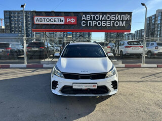 2022 Kia Rio X IV Рестайлинг, белый, 2080000 рублей, вид 2