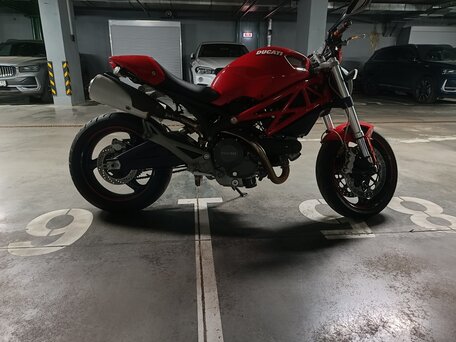 2009 Ducati Monster 696, красный, 420000 рублей, вид 3