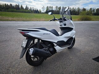 2021 Honda PCX 125, белый, 350000 рублей, вид 1