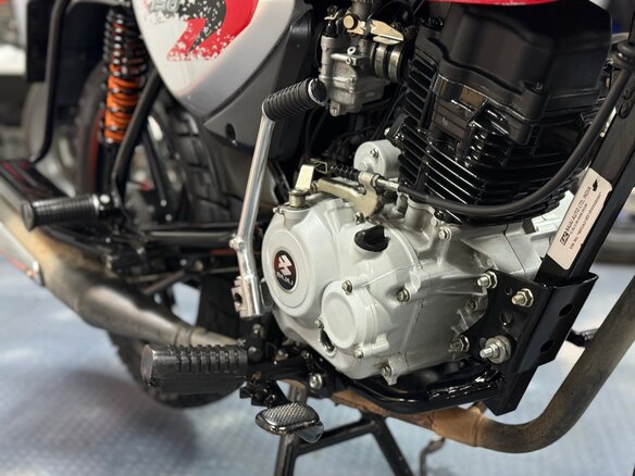 2023 Bajaj Boxer BM 150X, красный - вид 15