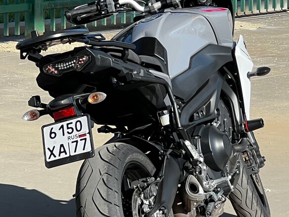 2018 Yamaha MT-09 Tracer (FJ-09), серый, 900000 рублей - вид 15