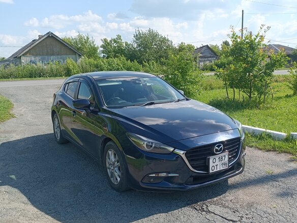 2018 Mazda Axela III Рестайлинг, синий, 1450000 рублей - вид 4