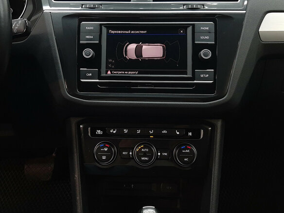 2018 Volkswagen Tiguan II, чёрный, 2119000 рублей - вид 14