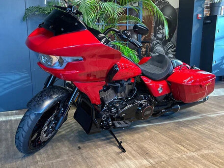2025 Harley-Davidson CVO Road Glide ST, красный, 6350000 рублей, вид 2