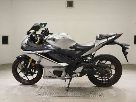 2020 Yamaha YZF-R3, серебристый, 499000 рублей, вид 1