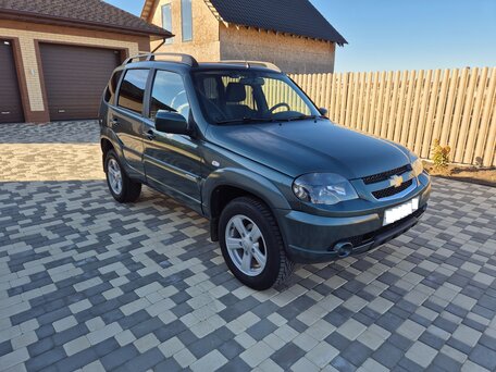 2017 Chevrolet Niva I Рестайлинг, зелёный, 815000 рублей, вид 1
