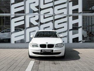 2009 BMW 1 серии 116i I (E81/E82/E87/E88) Рестайлинг, белый, 638000 рублей, вид 3