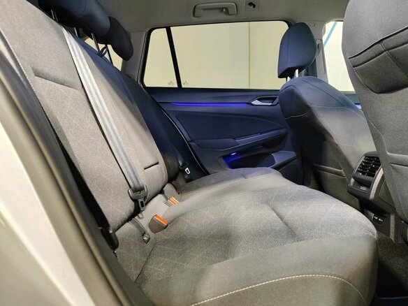 2021 Volkswagen Golf VIII, серый, 1589000 рублей - вид 13