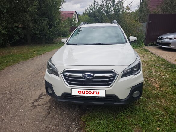 2018 Subaru Outback V Рестайлинг, белый, 2700000 рублей