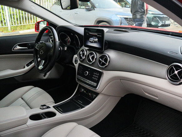 2018 Mercedes-Benz GLA 250 I (X156) Рестайлинг, красный, 2450000 рублей - вид 6