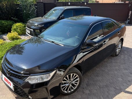 2015 Toyota Camry VII (XV50) Рестайлинг, чёрный, 1650000 рублей, вид 1