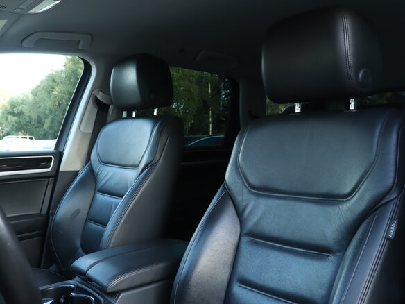 2016 Volkswagen Touareg II Рестайлинг, синий - вид 13