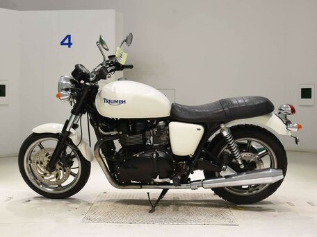 2009 Triumph Bonneville, белый, 547000 рублей, вид 1