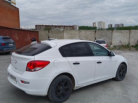 2013 Chevrolet Cruze I Рестайлинг, белый, 610000 рублей, вид 3