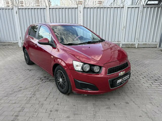 2013 Chevrolet Aveo II, красный, 745000 рублей, вид 3