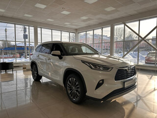 2025 Toyota Highlander IV (XU70), белый, 7100000 рублей, вид 3