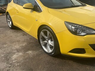 2012 Opel Astra GTC J Рестайлинг, жёлтый, 800000 рублей, вид 4