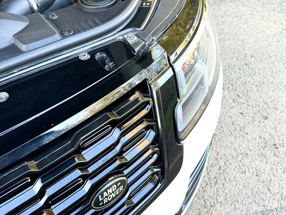 2019 Land Rover Range Rover IV Рестайлинг, белый, 7700000 рублей - вид 30