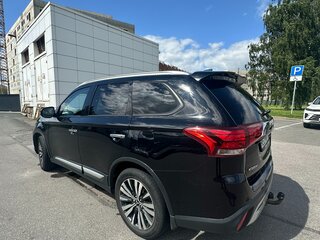 2019 Mitsubishi Outlander III Рестайлинг 3, чёрный, 2235000 рублей, вид 5