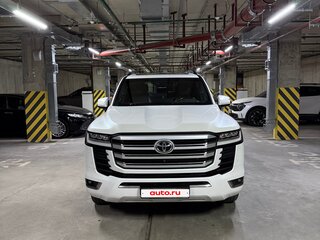 2021 Toyota Land Cruiser 300 Series, белый, 8000000 рублей, вид 2