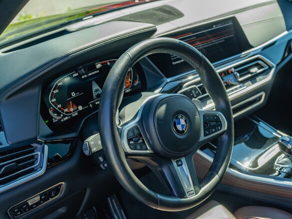 2019 BMW X5 M50d IV (G05/G18), чёрный, 6500000 рублей - вид 5