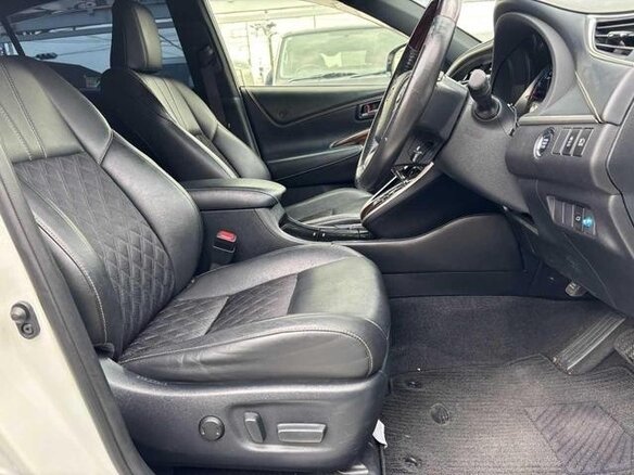 2017 Toyota Harrier III (XU60), белый, 2100000 рублей - вид 17