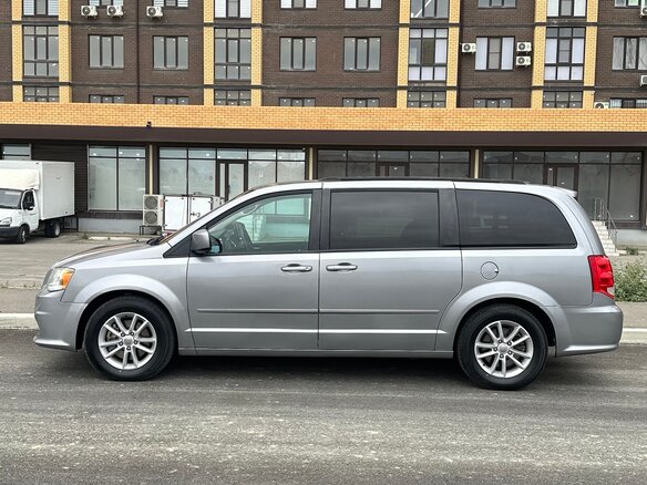 2016 Dodge Caravan Grand V, серый, 2300000 рублей - вид 3