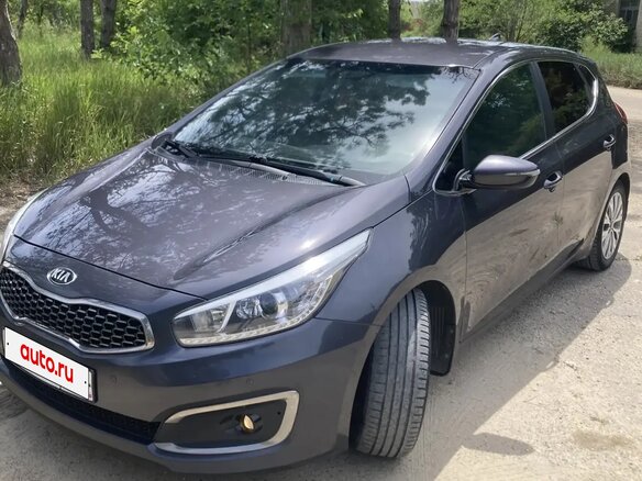 2017 Kia Ceed II Рестайлинг, серый, 1200000 рублей