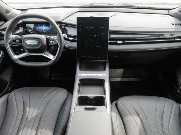 2026 Geely Preface I, чёрный, 3296691 рублей - вид 14