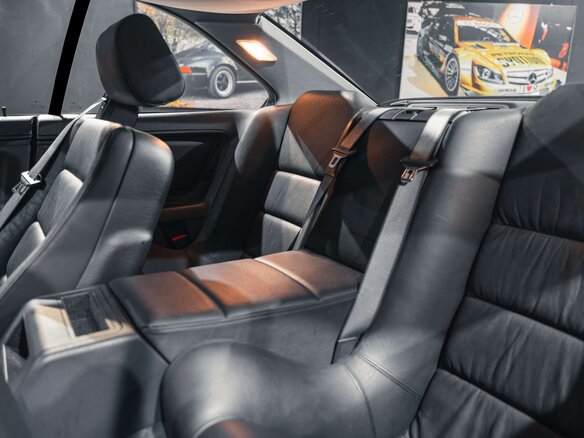 1990 BMW 8 серии 850i I (E31), красный, 10990000 рублей - вид 10