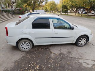 2012 Renault Logan I Рестайлинг, белый, 300000 рублей, вид 3