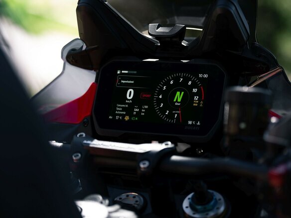 2026 Ducati Multistrada V4, красный, 3745000 рублей - вид 9