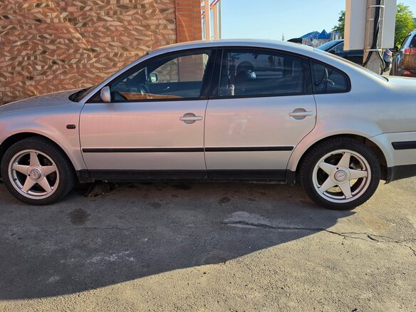 2000 Volkswagen Passat B5, серый, 425000 рублей - вид 3