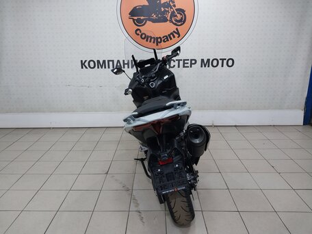 2025 Yamaha TMAX, серый, 1595000 рублей, вид 4