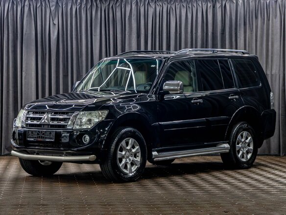 2014 Mitsubishi Pajero IV Рестайлинг 1, чёрный, 1765000 рублей