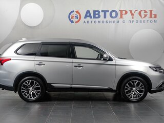 2018 Mitsubishi Outlander III Рестайлинг 2, серебристый, 1848000 рублей, вид 5