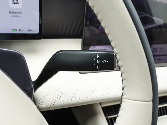 2026 Nissan NX8 73 kWh, чёрный - вид 9