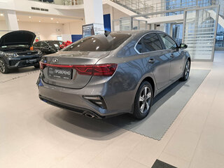 2021 Kia Cerato IV, серый, 1920000 рублей, вид 5