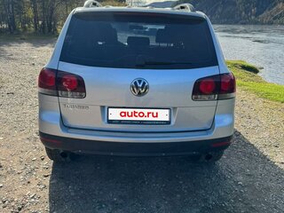 2007 Volkswagen Touareg I Рестайлинг, серебристый, 1200000 рублей, вид 3