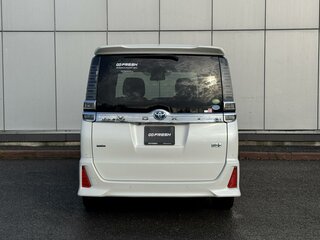 2019 Toyota Voxy III (R80) Рестайлинг, белый, 2499999 рублей, вид 4