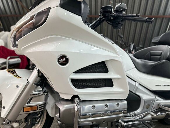 2011 Honda GL 1800 Gold Wing, белый, 1550000 рублей - вид 9