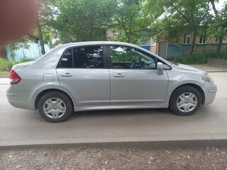 2012 Nissan Tiida I Рестайлинг, серебристый, 795000 рублей, вид 4