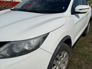 2017 Nissan Qashqai II, белый, 1420000 рублей, вид 2