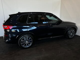 2019 BMW X5 40i IV (G05/G18), чёрный, 5495000 рублей, вид 3